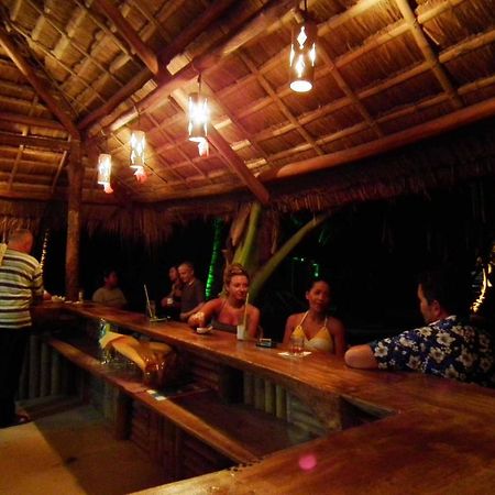 Cooper'S Beach Resort Lucbuan Bagian luar foto