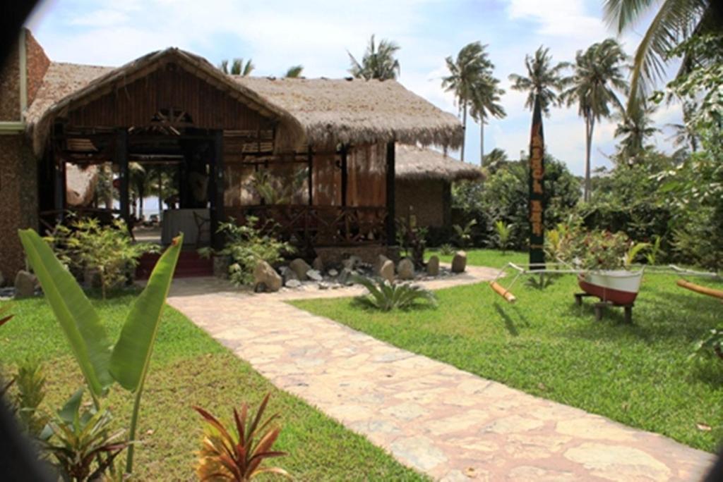 Cooper'S Beach Resort Lucbuan Bagian luar foto