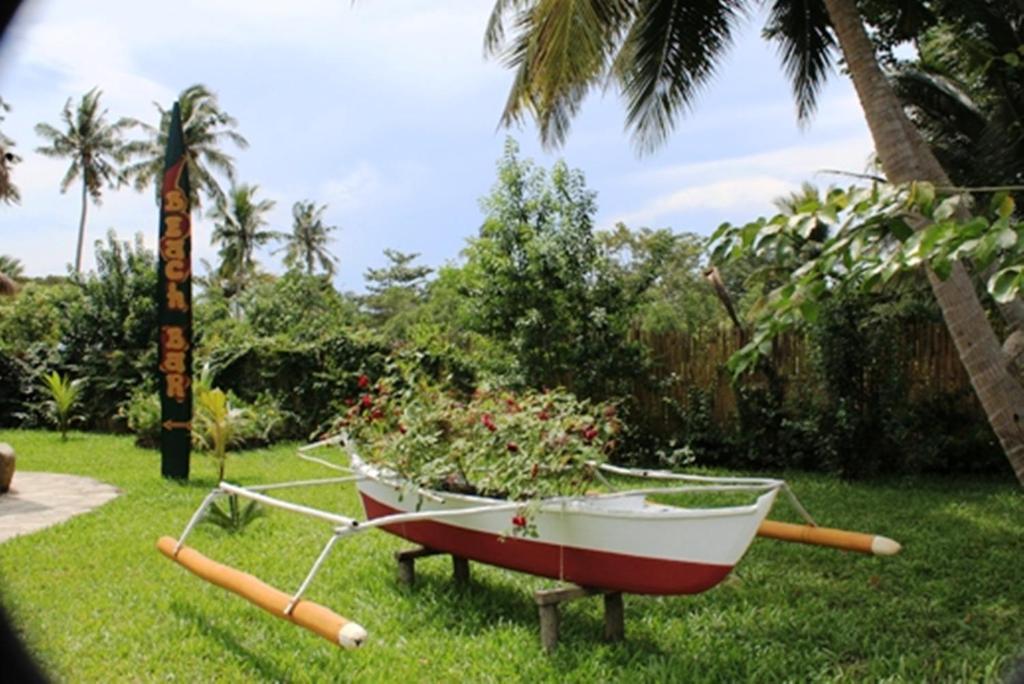 Cooper'S Beach Resort Lucbuan Bagian luar foto