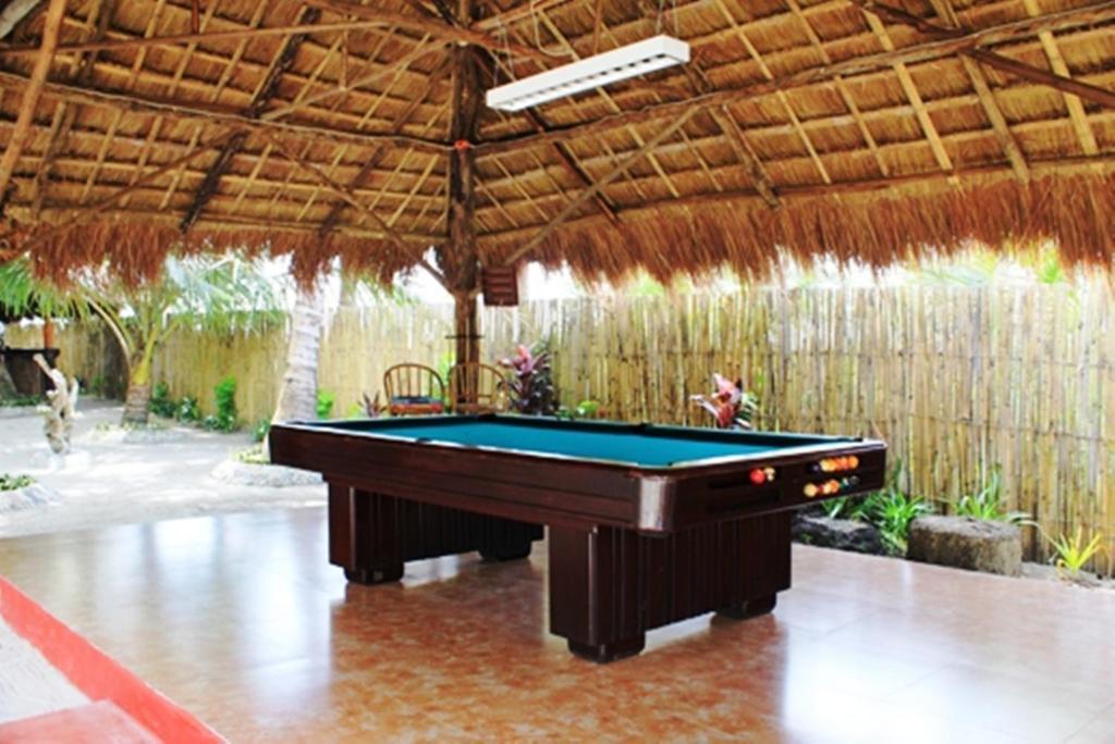 Cooper'S Beach Resort Lucbuan Bagian luar foto