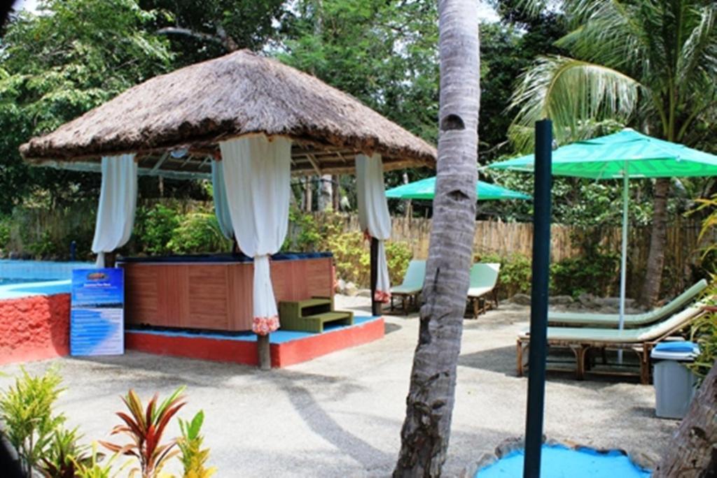 Cooper'S Beach Resort Lucbuan Bagian luar foto