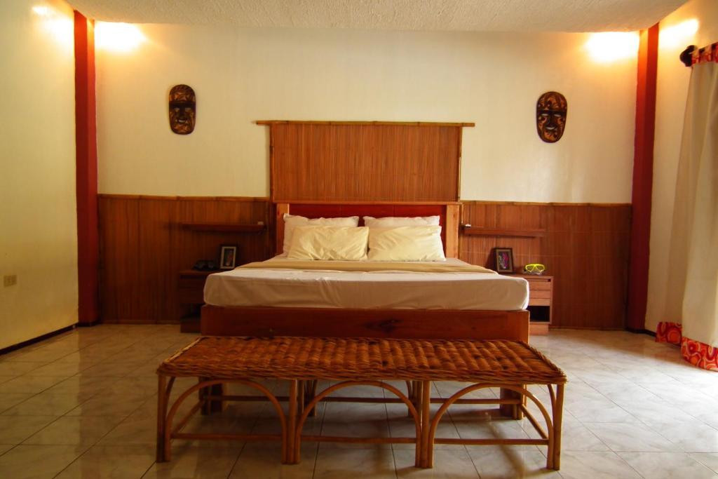 Cooper'S Beach Resort Lucbuan Ruang foto