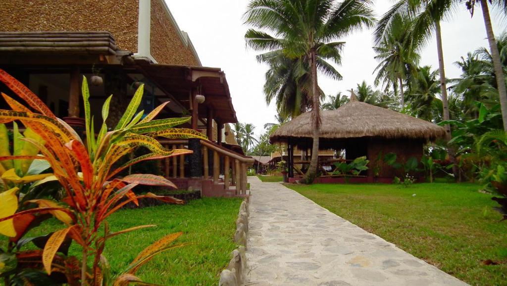Cooper'S Beach Resort Lucbuan Bagian luar foto