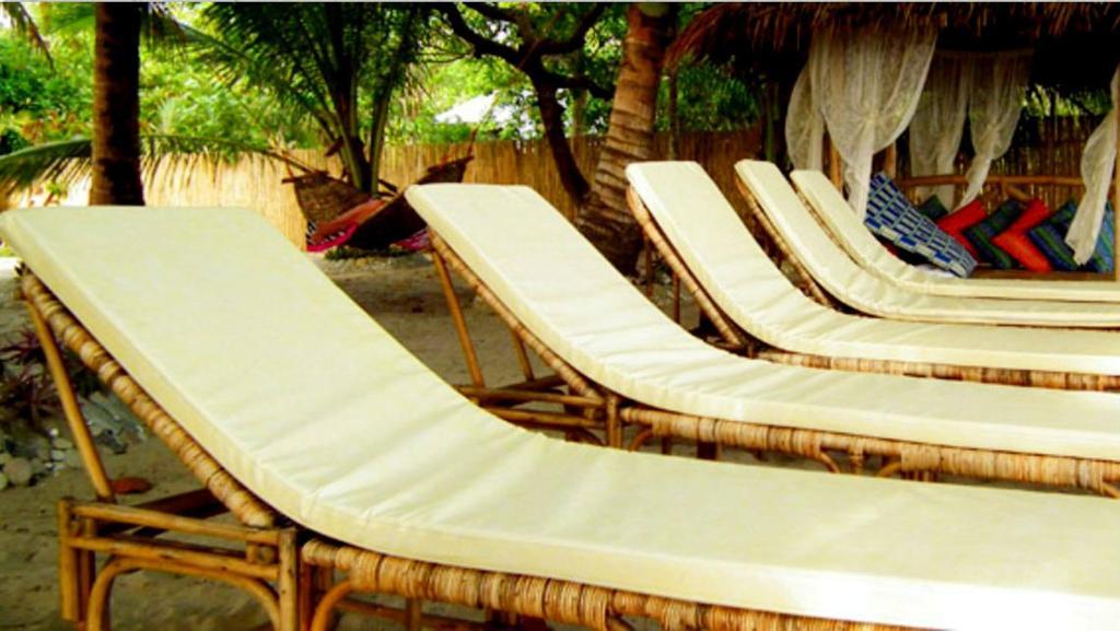 Cooper'S Beach Resort Lucbuan Bagian luar foto