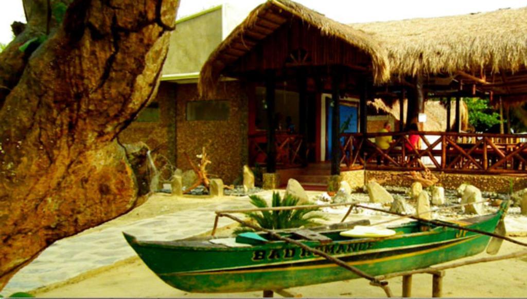 Cooper'S Beach Resort Lucbuan Bagian luar foto
