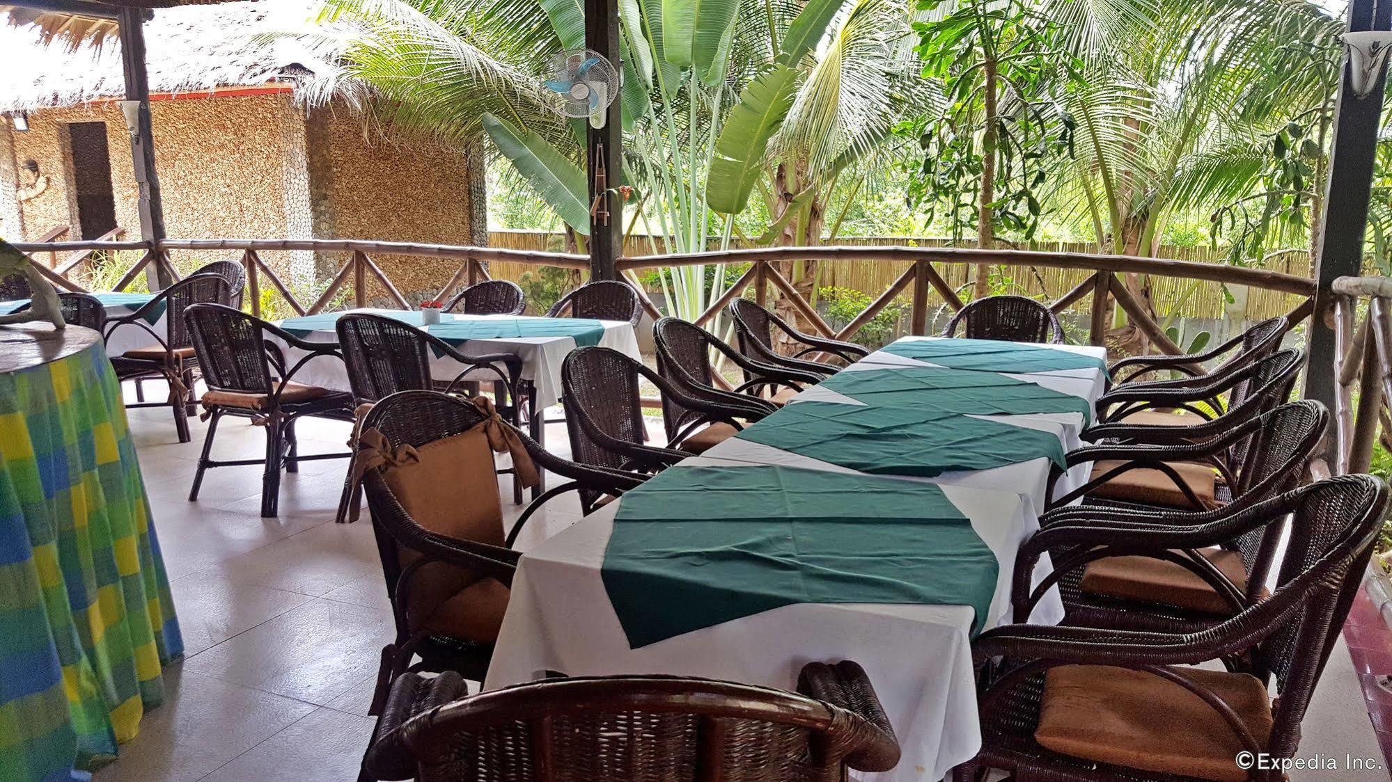 Cooper'S Beach Resort Lucbuan Bagian luar foto