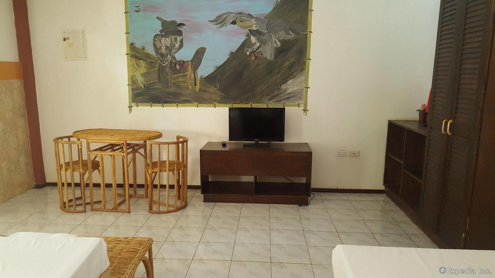 Cooper'S Beach Resort Lucbuan Bagian luar foto