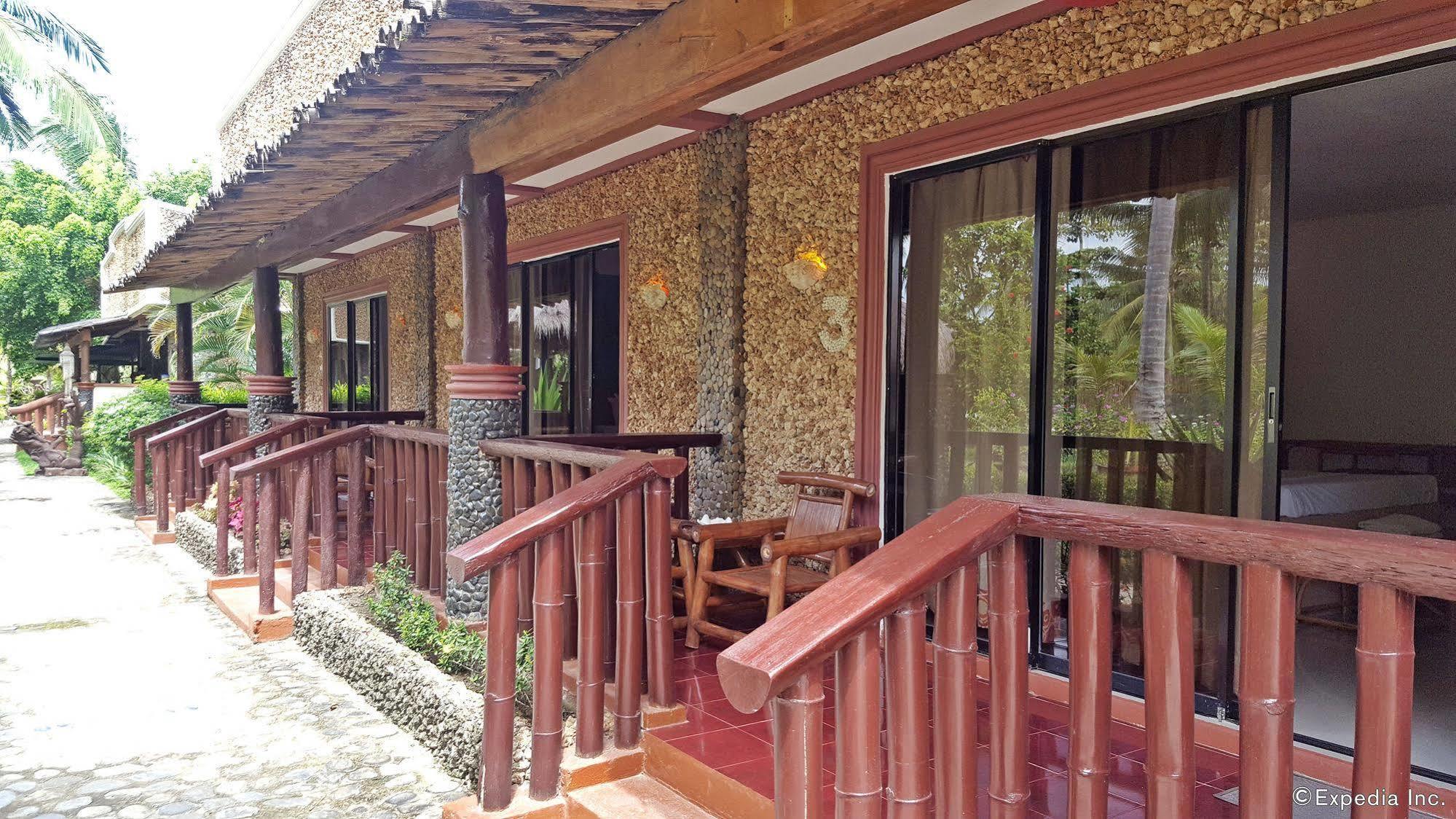 Cooper'S Beach Resort Lucbuan Bagian luar foto