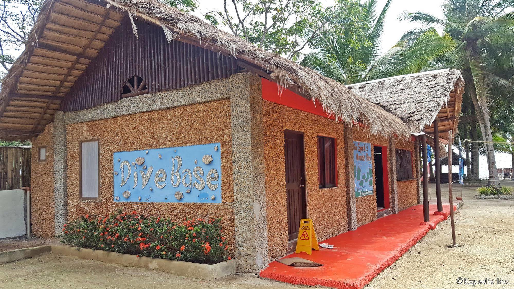 Cooper'S Beach Resort Lucbuan Bagian luar foto