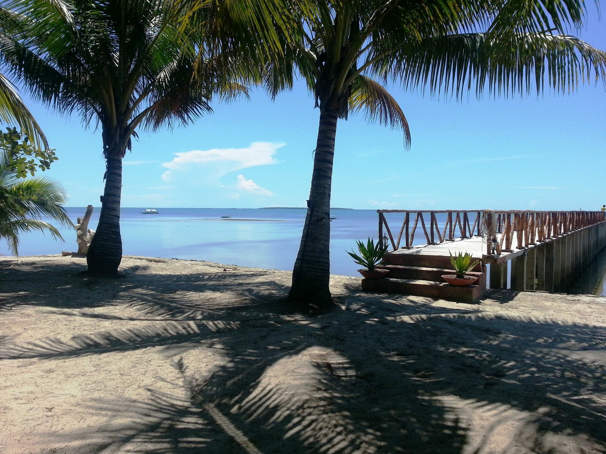 Cooper'S Beach Resort Lucbuan Bagian luar foto