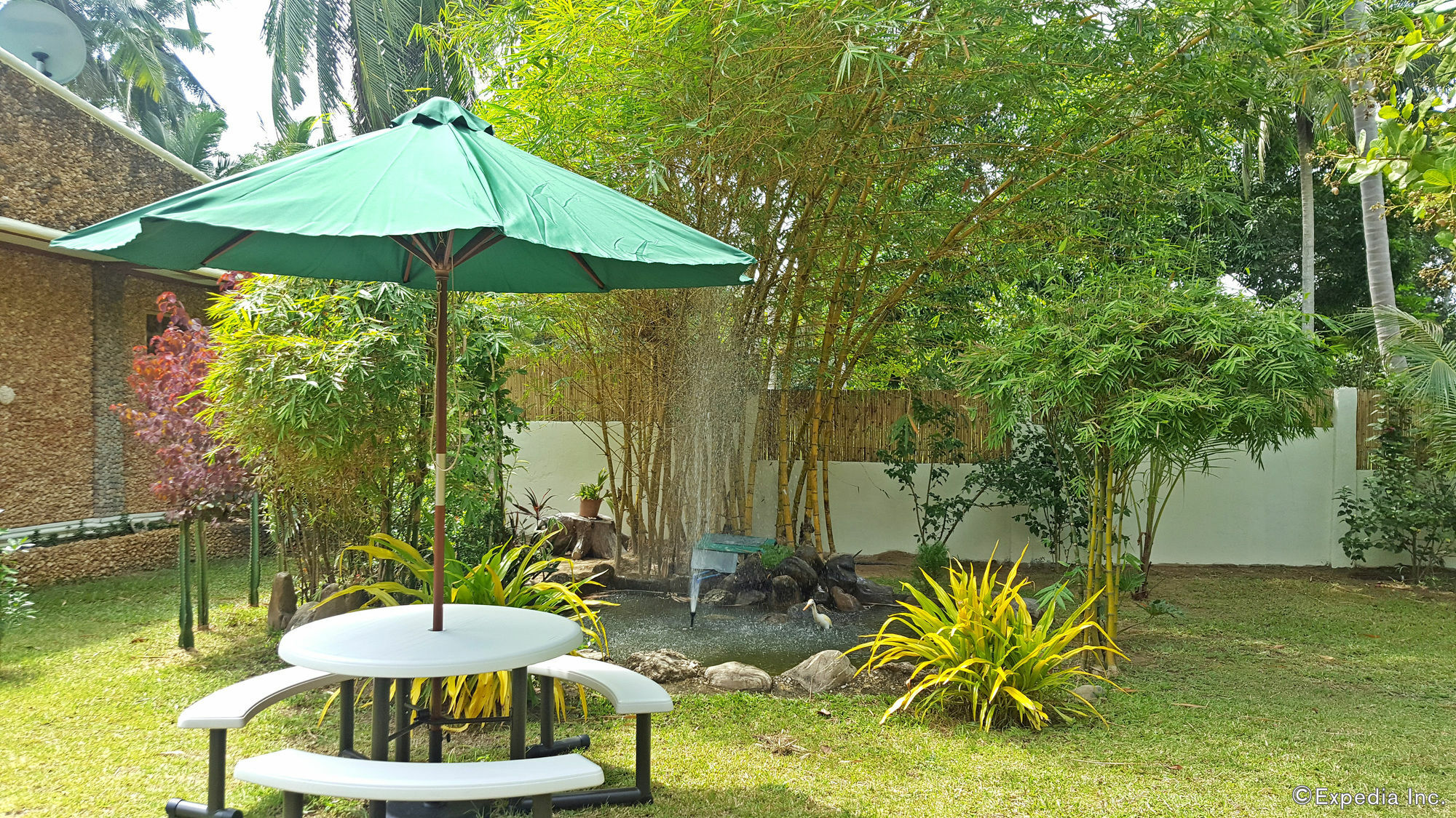 Cooper'S Beach Resort Lucbuan Bagian luar foto