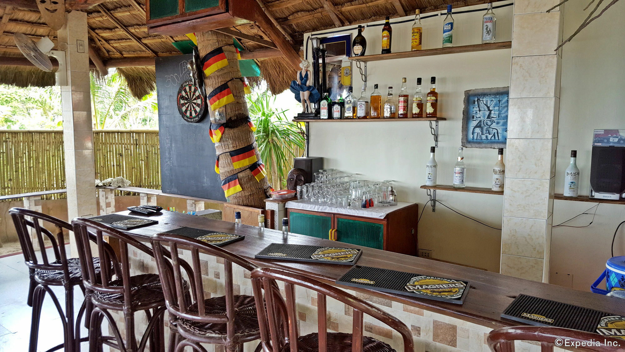 Cooper'S Beach Resort Lucbuan Bagian luar foto